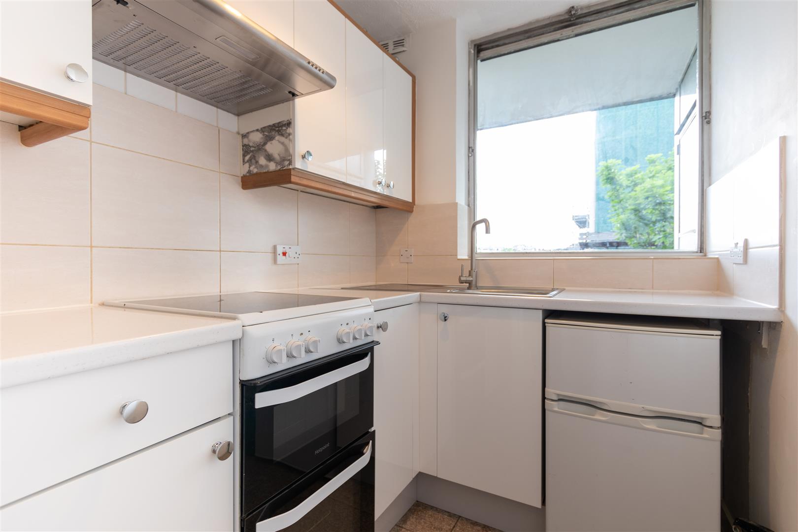 1 bed property in Kensington Church Street, Notting Hill
